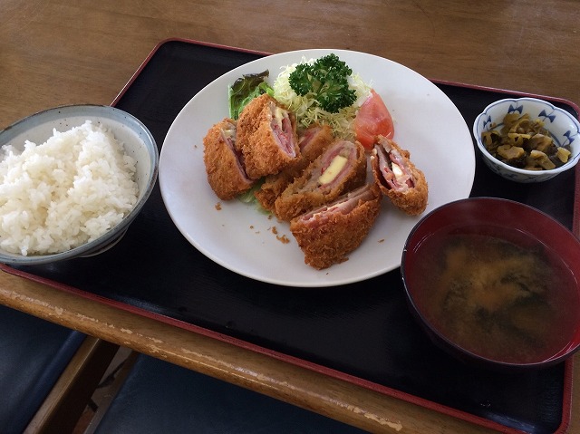 チーズカツ定食